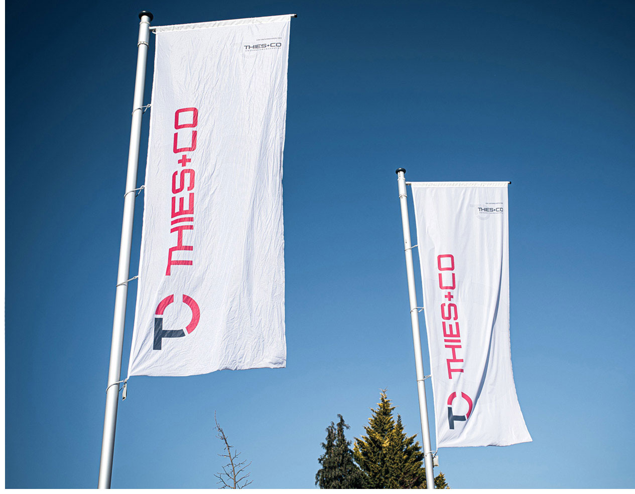 Thies + Co Unternehmensfahnen